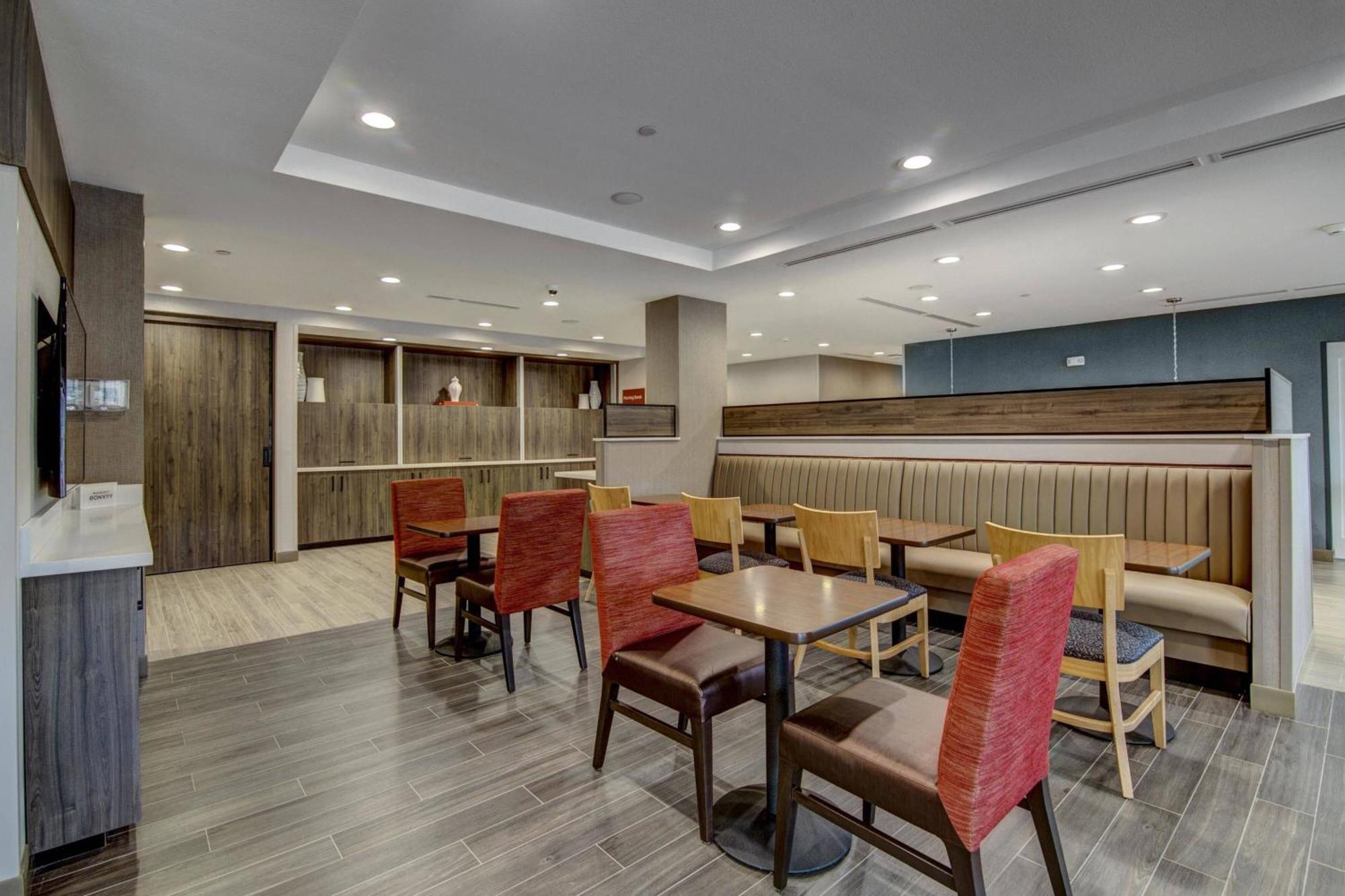 Towneplace Suites By Marriott Houston Hobby Airport Екстериор снимка