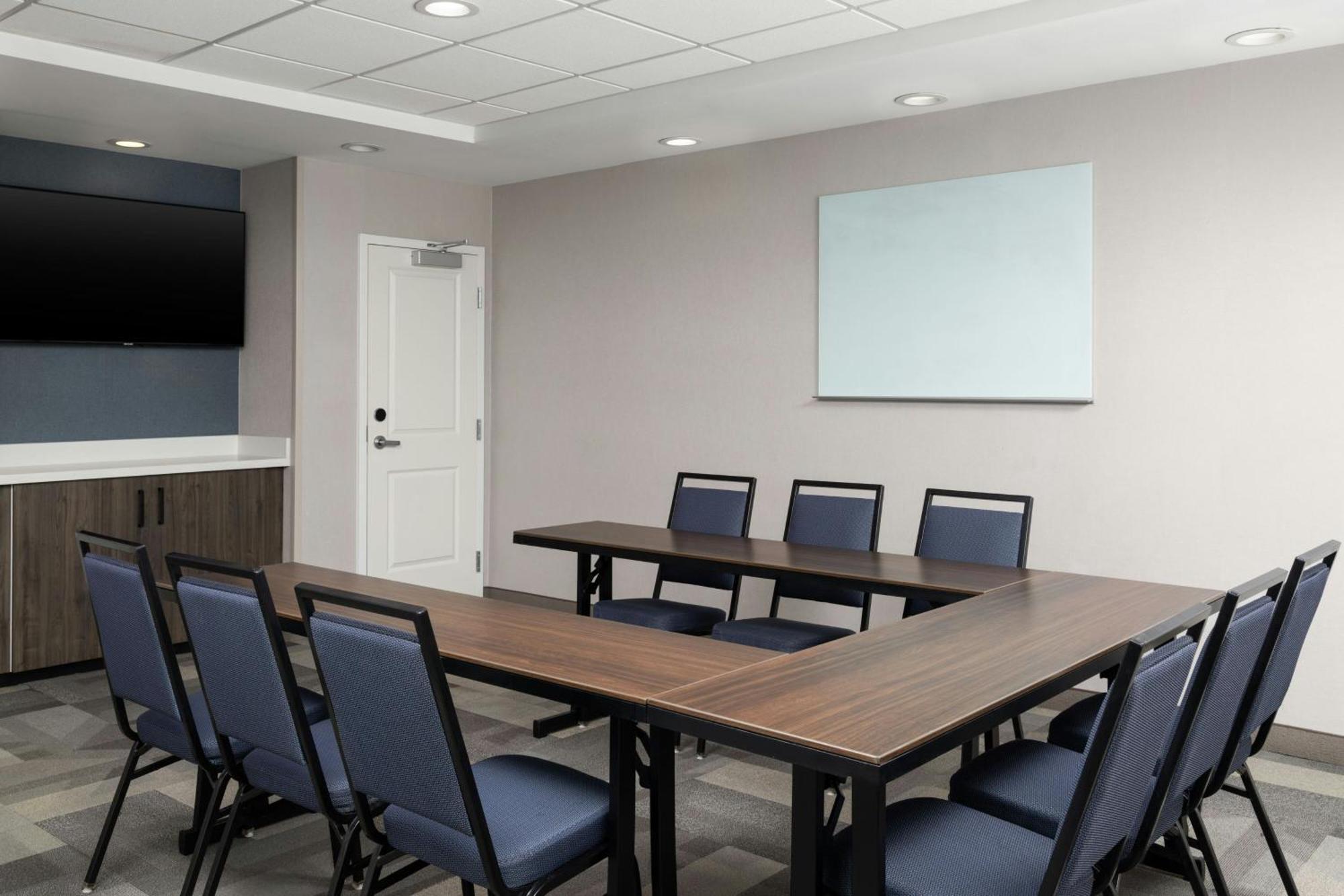 Towneplace Suites By Marriott Houston Hobby Airport Екстериор снимка