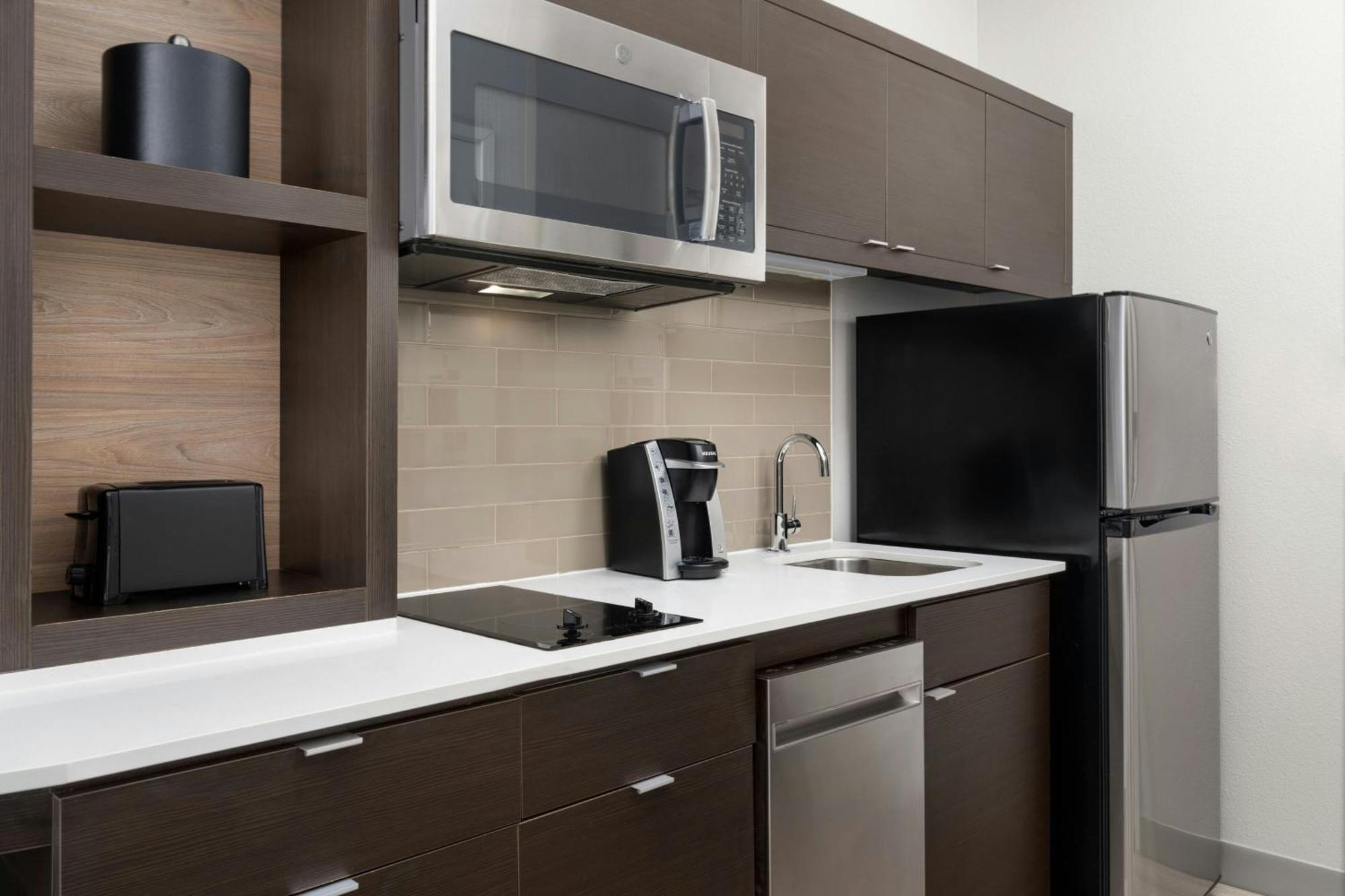 Towneplace Suites By Marriott Houston Hobby Airport Екстериор снимка