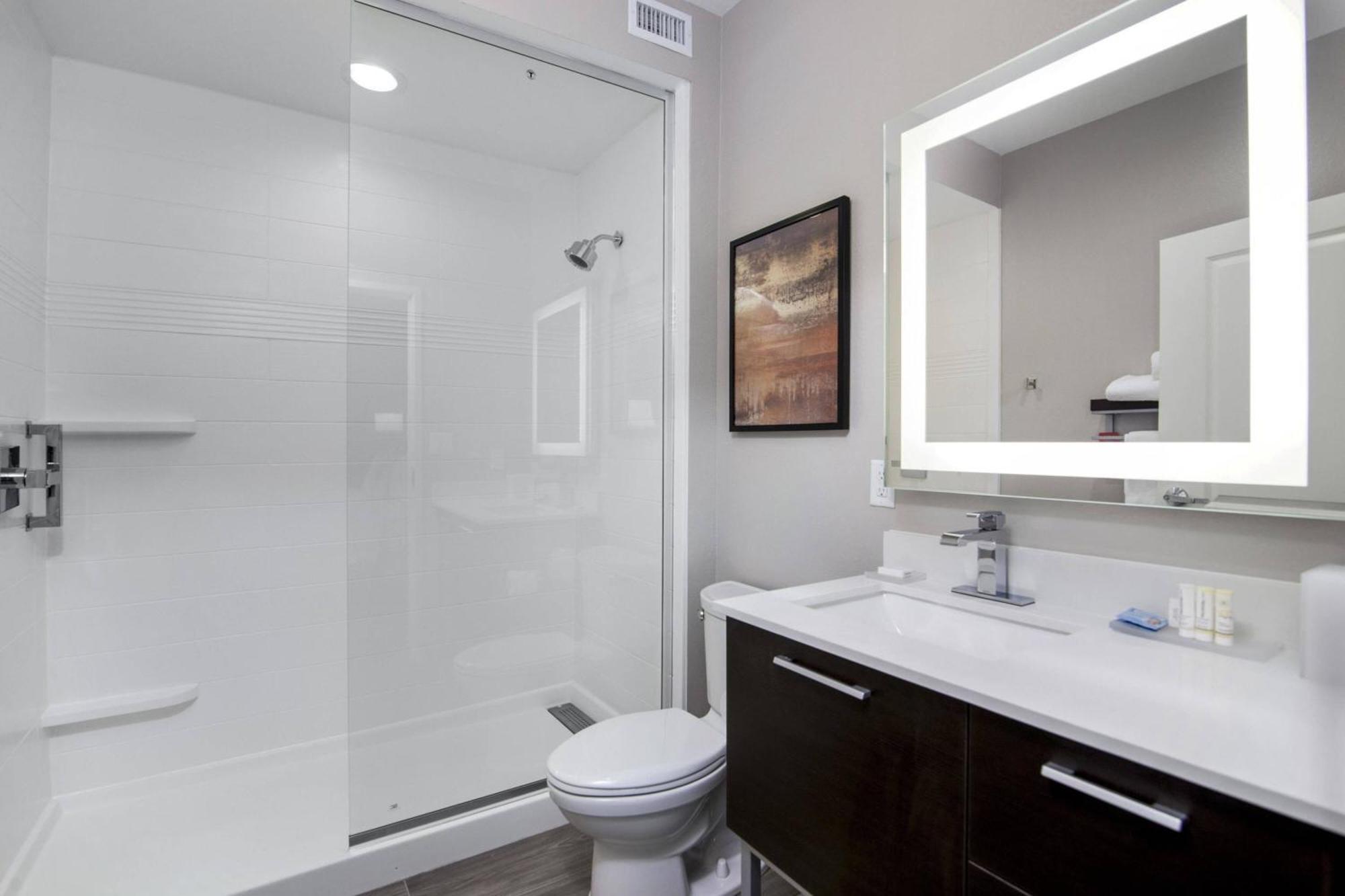 Towneplace Suites By Marriott Houston Hobby Airport Екстериор снимка
