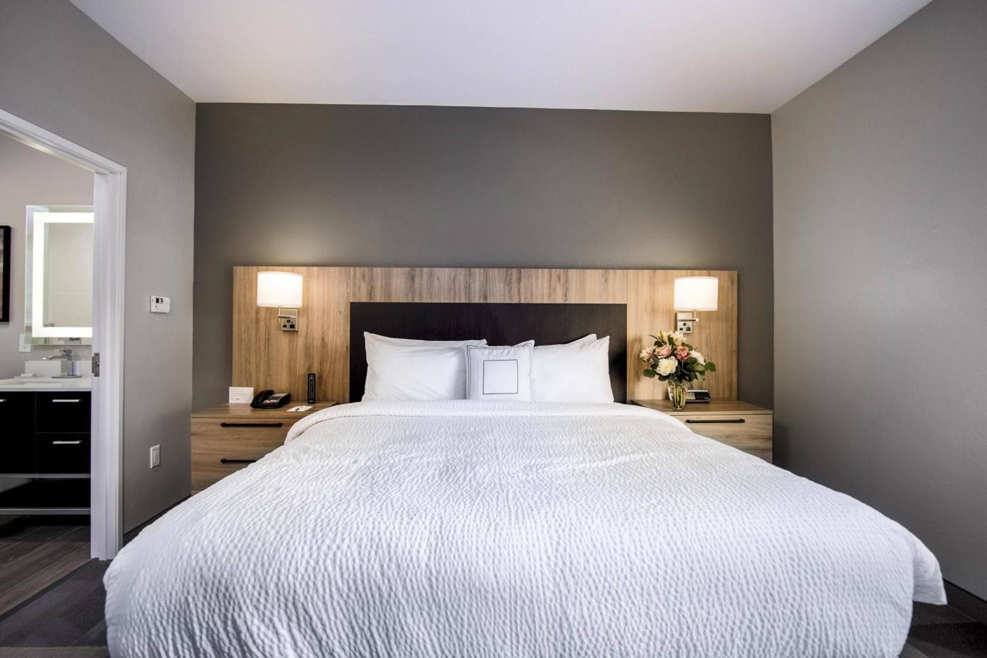 Towneplace Suites By Marriott Houston Hobby Airport Екстериор снимка